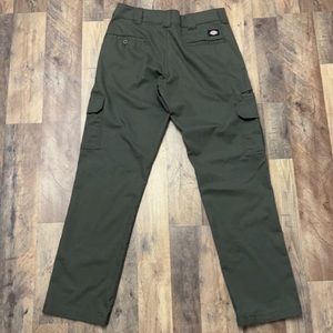 Dickies - Green Cargo Pants